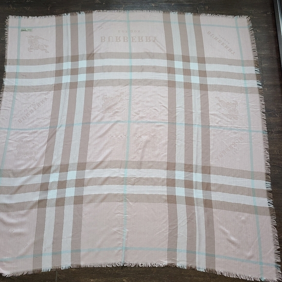 Burberry London wool silk giant wrap - Picture 10 of 14